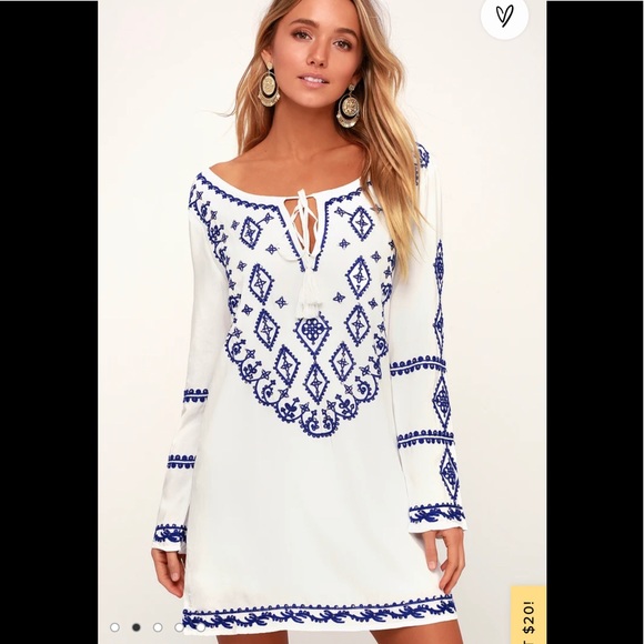 NWT Lulu’s embroidered dress